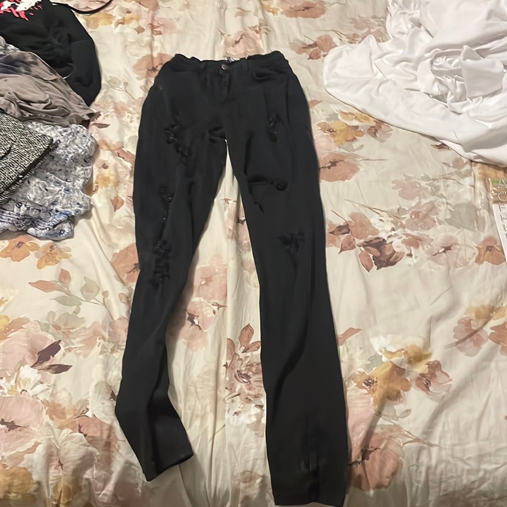 fashion nova size 1 ripped black jeans